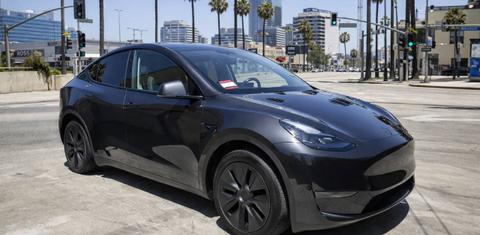 Tesla Model Y 2024