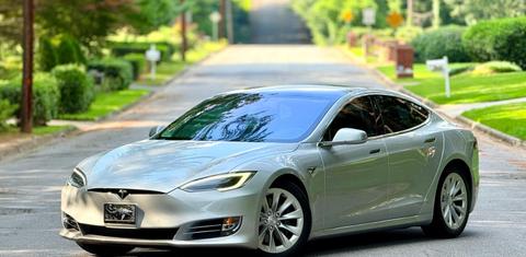 Tesla Model S 2018