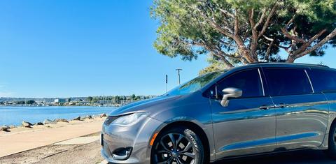 Chrysler Pacifica 2019