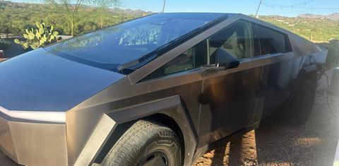 Tesla Cybertruck 2026