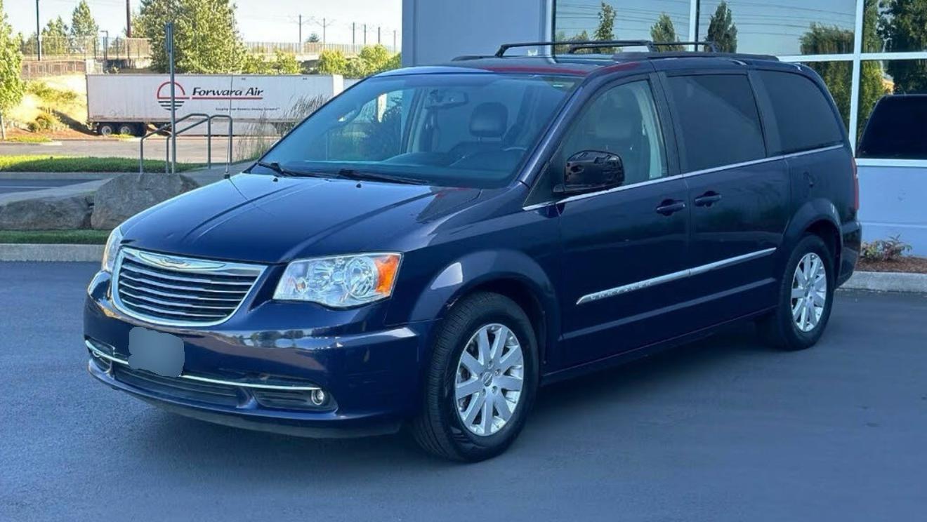 Chrysler Town & Country 2014 in Portland, OR