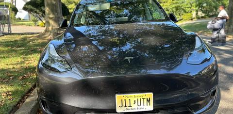 Tesla Model Y 2024