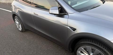 Tesla MODEL Y 2026