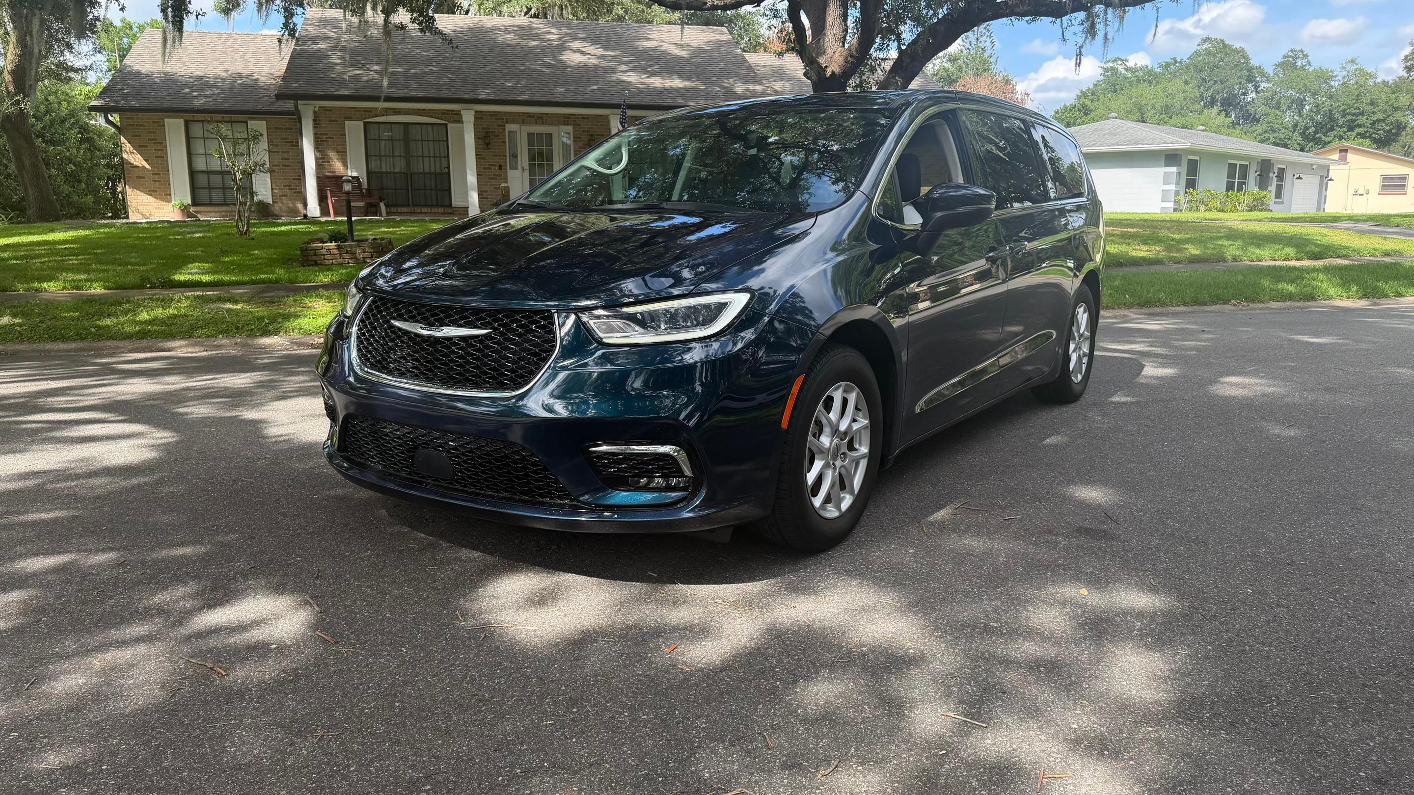 Chrysler Pacifica 2023 in Orlando, FL