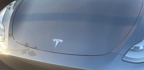 Tesla Model Y 2025