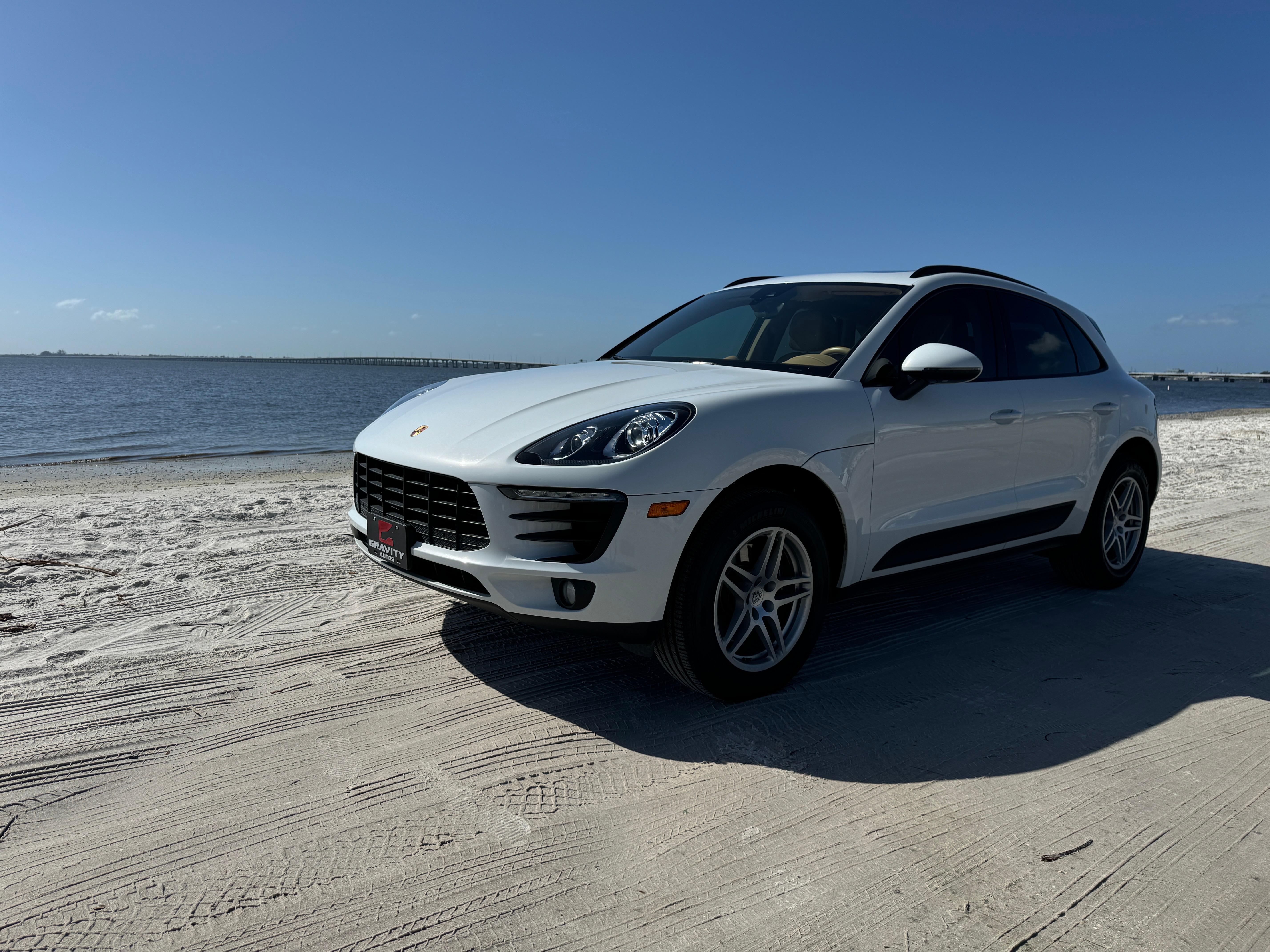 Porsche Macan 2017 in Tampa, FL