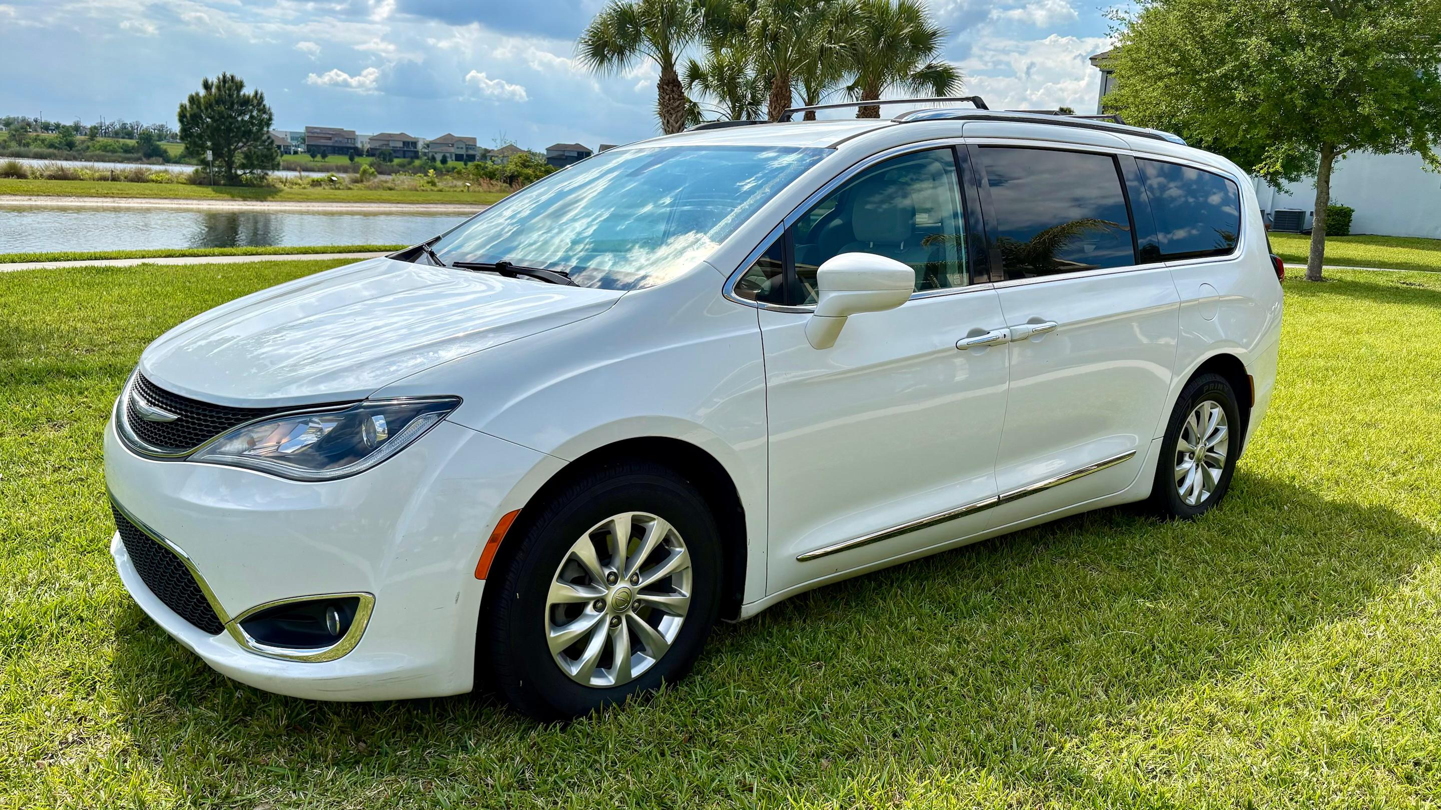 Chrysler Pacifica 2018 in Winter Garden, FL