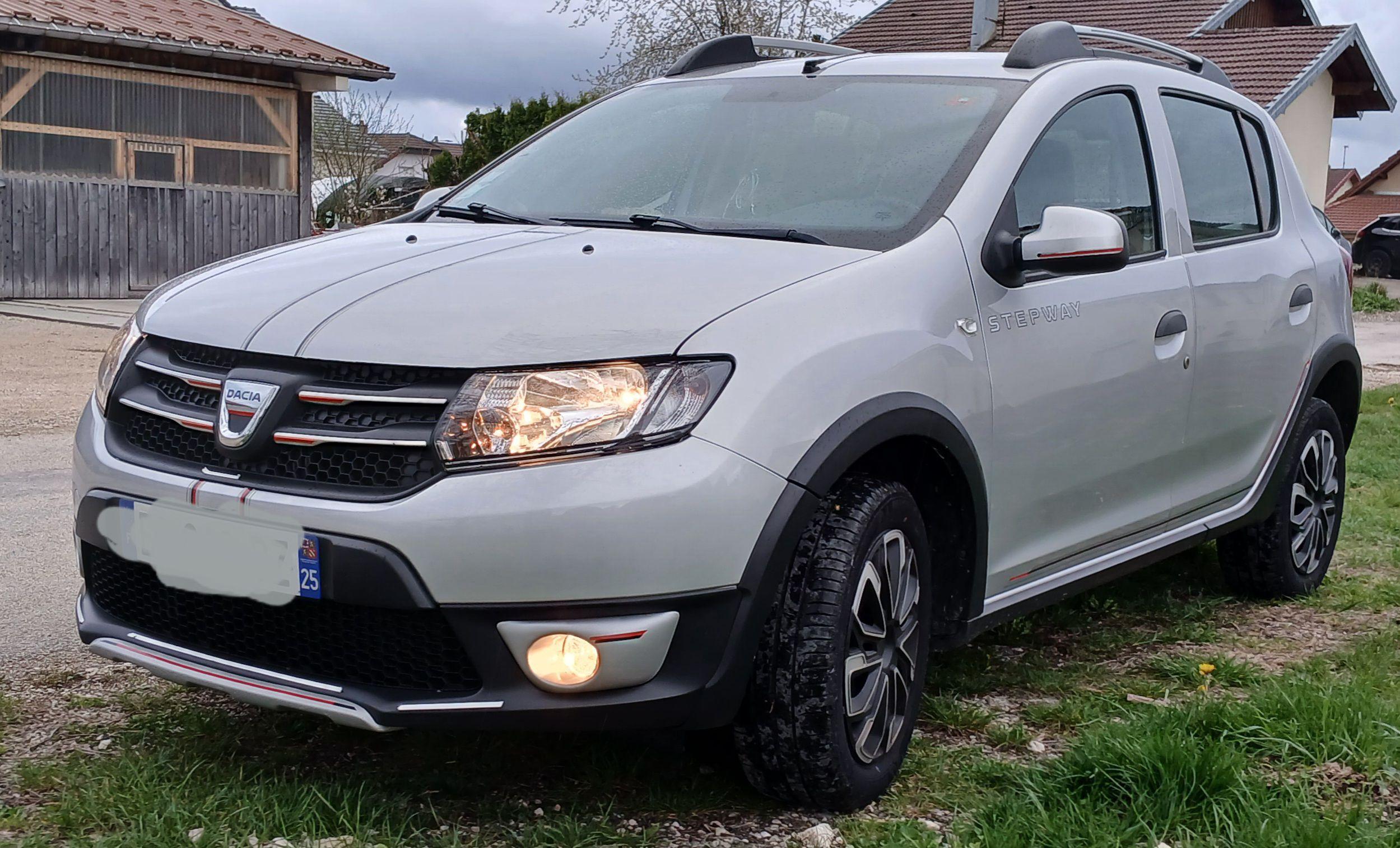 Dacia SANDERO 2016 à Frasne