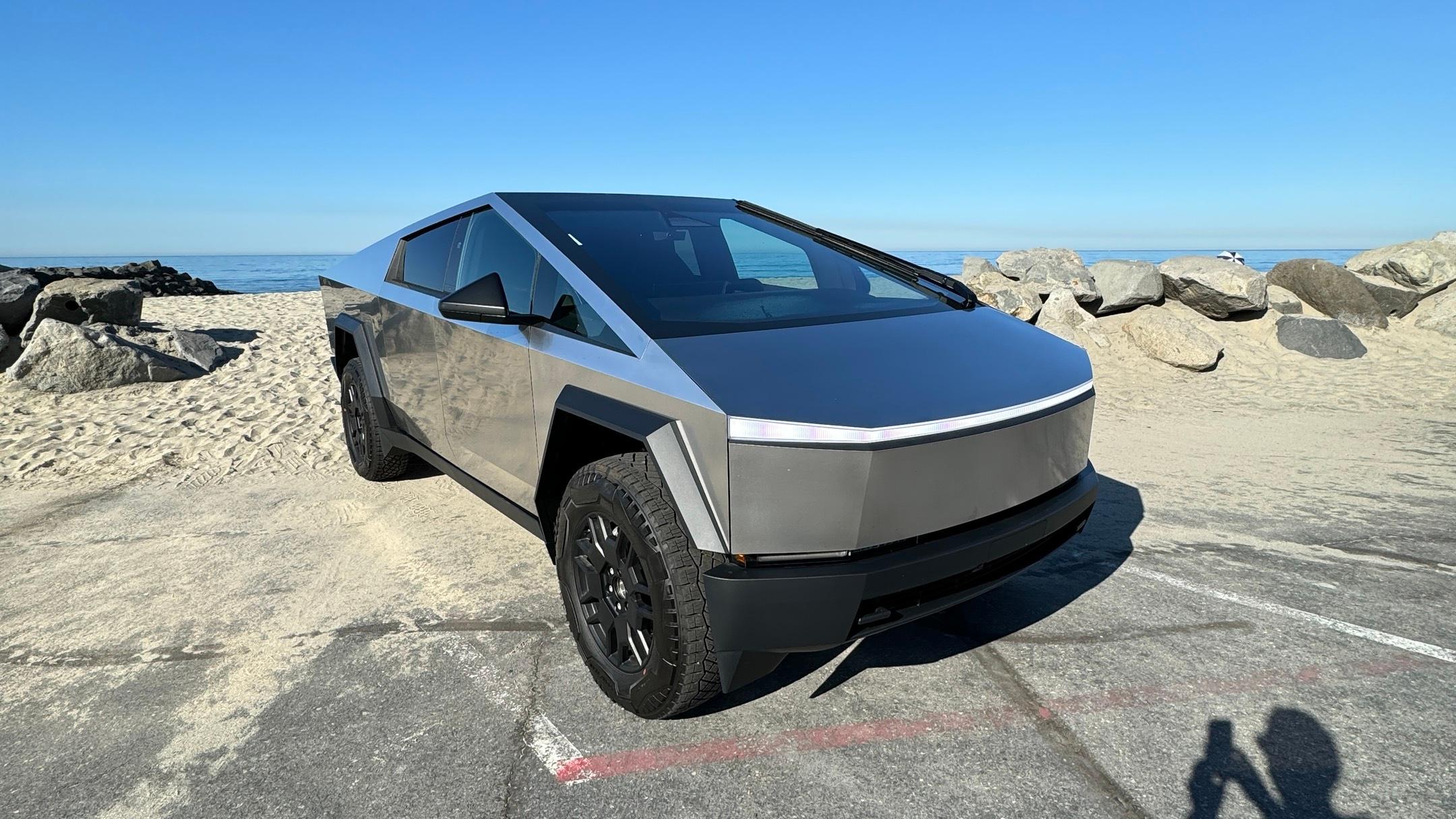 Tesla Cybertruck 2024 in Carlsbad, CA