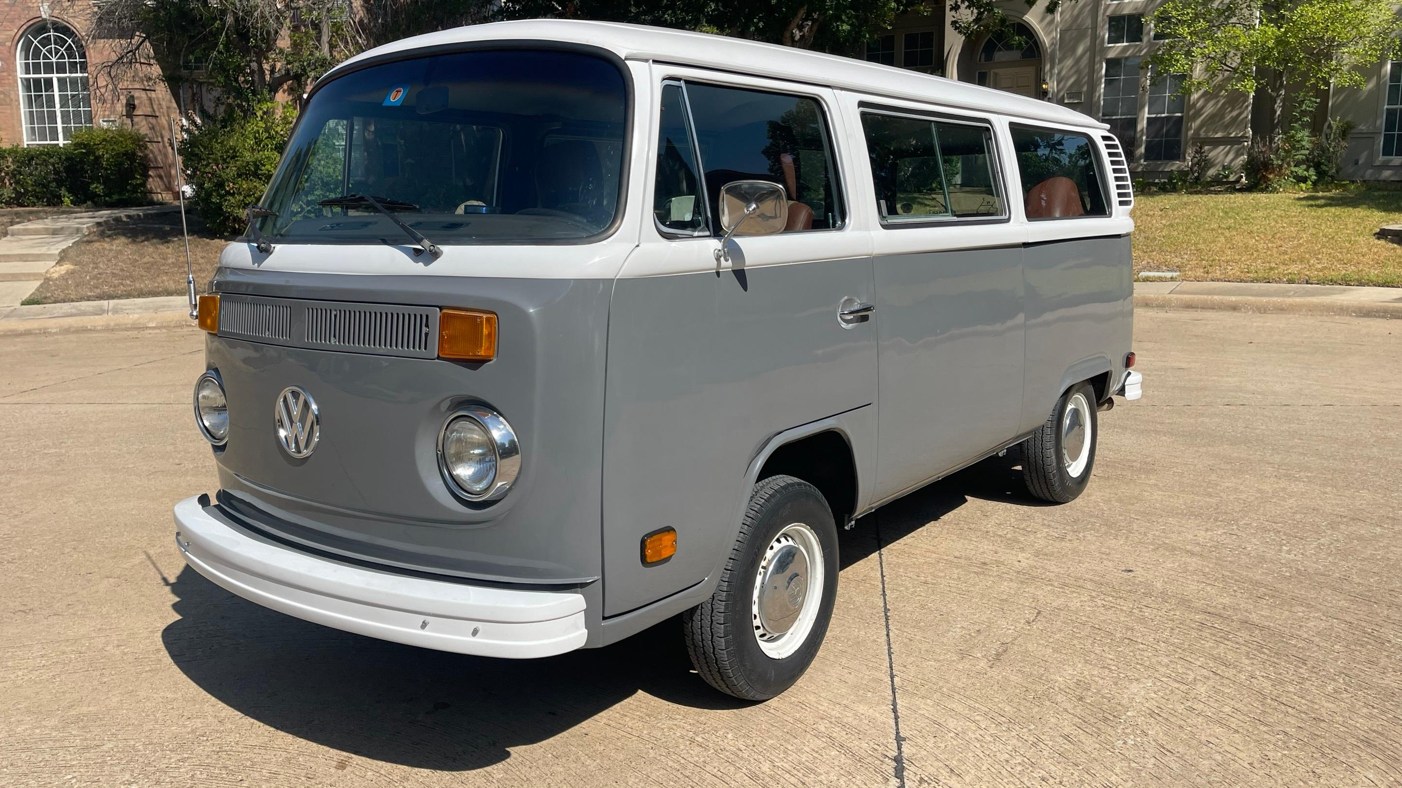 Volkswagen Bus 1978 in Dallas, TX