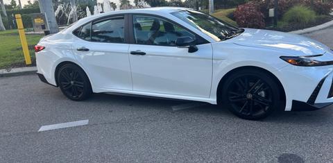 Toyota Camry Hybrid 2026