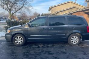 Chrysler Town & Country car