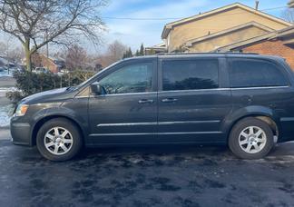 Chrysler Town & Country car