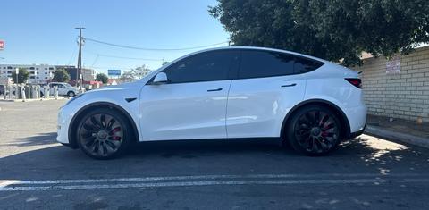 Tesla Model Y 2025