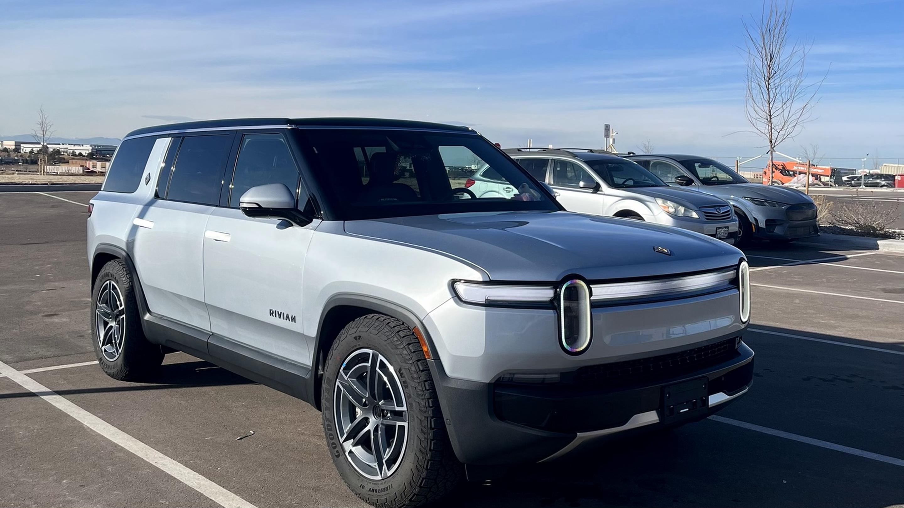 Rivian R1S 2026 in Parker, CO