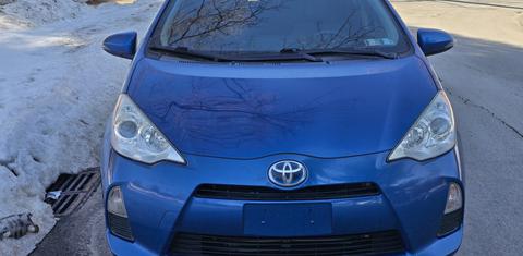 Toyota Prius c 2014
