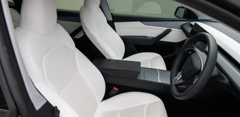 Tesla MODEL Y 2025