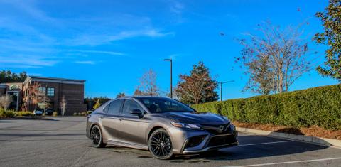 Toyota Camry Hybrid 2024