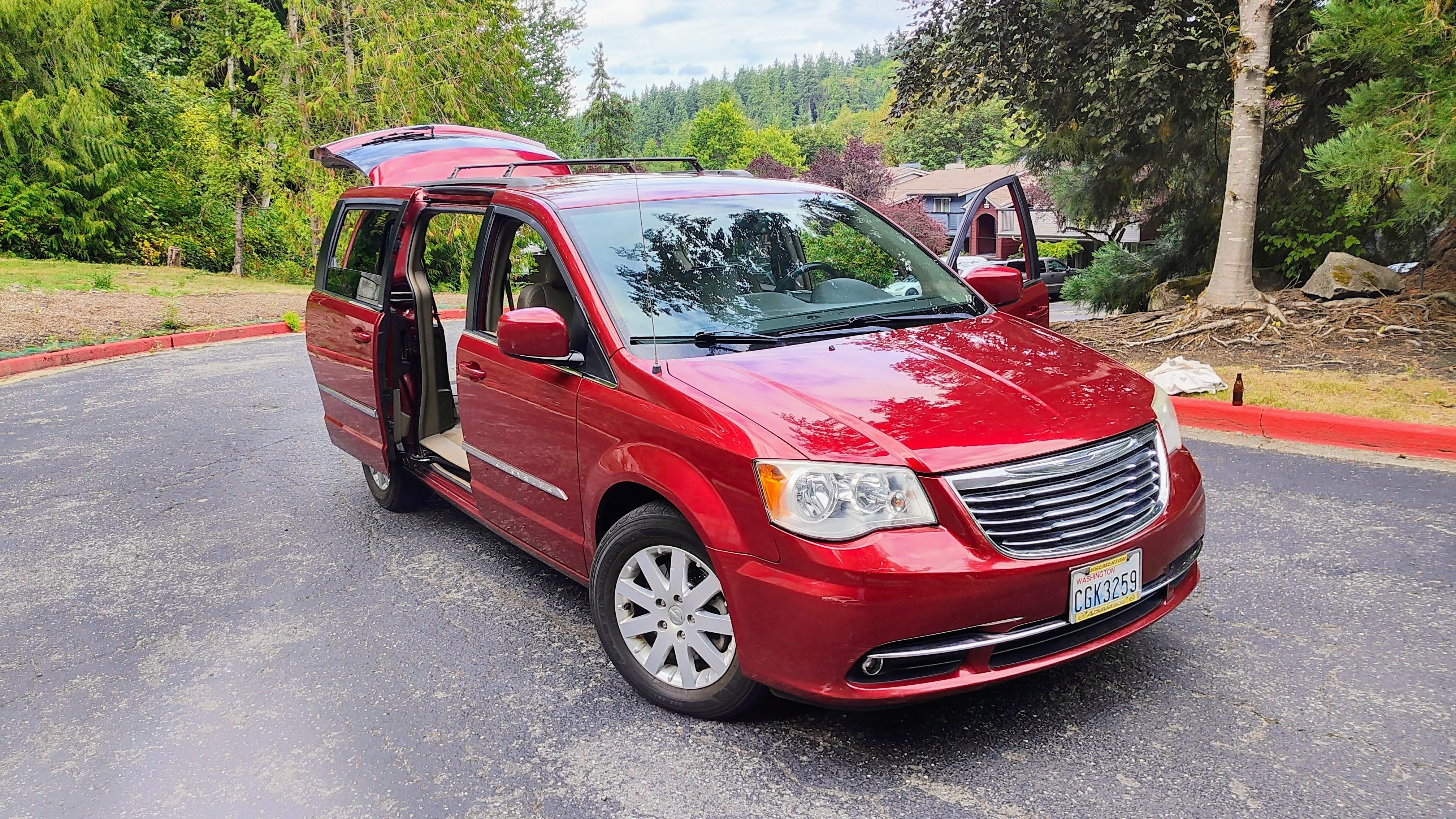 Chrysler Town & Country 2014 in Bothell, WA