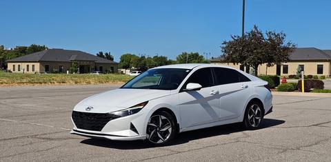 Hyundai Elantra 2023