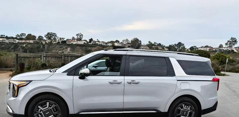 Kia Carnival Hybrid 2026