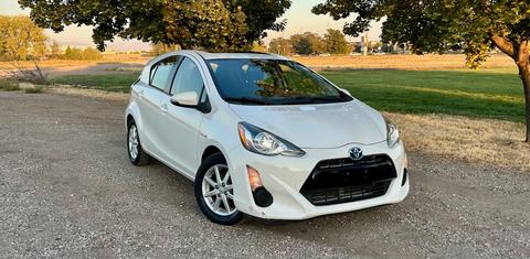 Toyota Prius c 2015