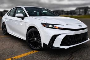 Toyota Camry Hybrid 2026 in Calgary