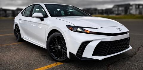 Toyota Camry Hybrid 2026