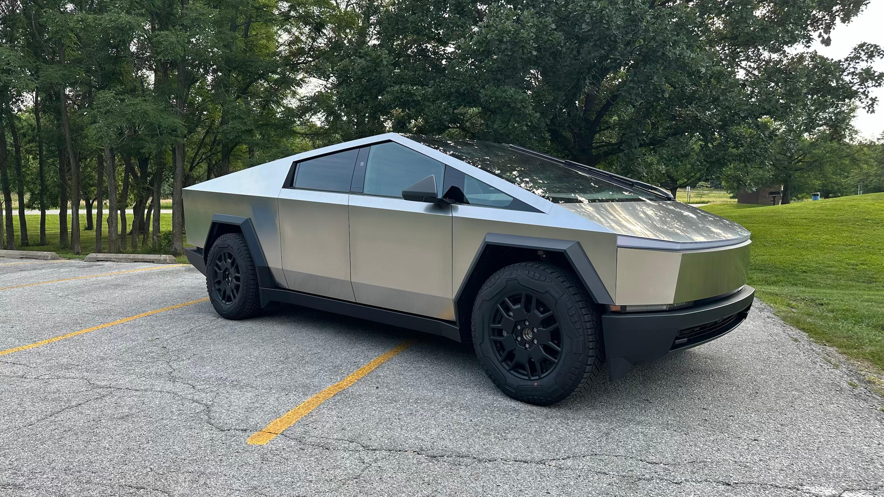 Tesla Cybertruck 2024 in Gretna, NE