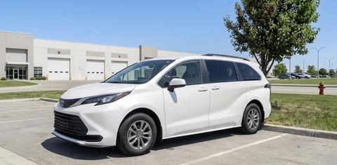 Toyota Sienna 2025