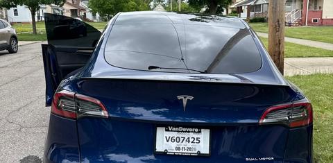 Tesla Model Y 2024