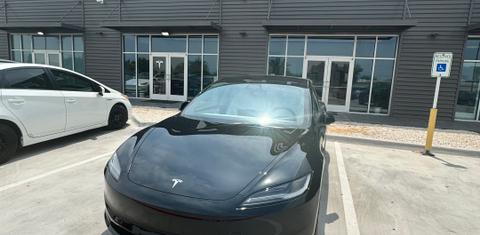 Tesla Model 3 2024