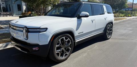 Rivian R1S 2025