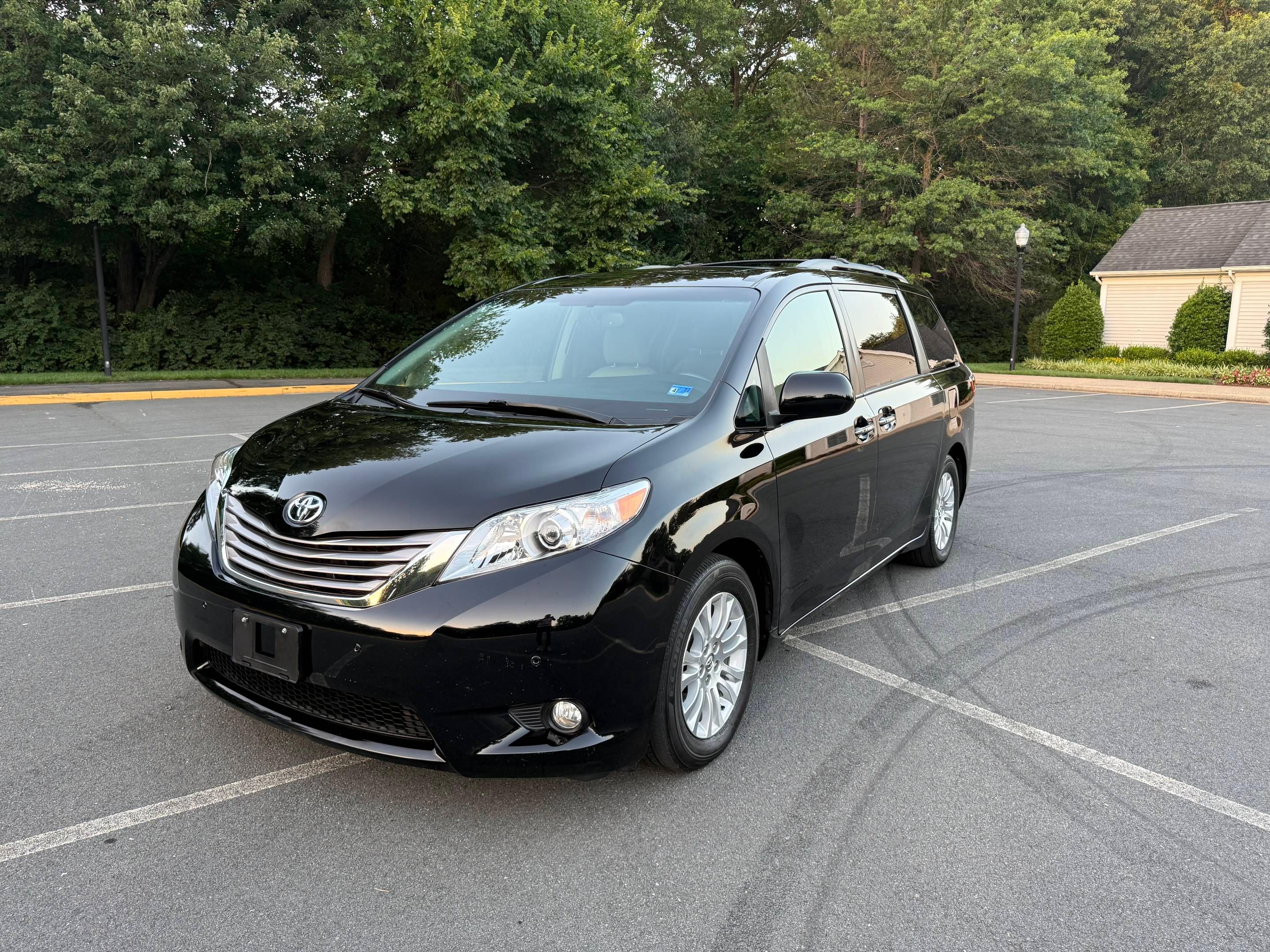 Toyota Sienna 2016 in Sterling, VA