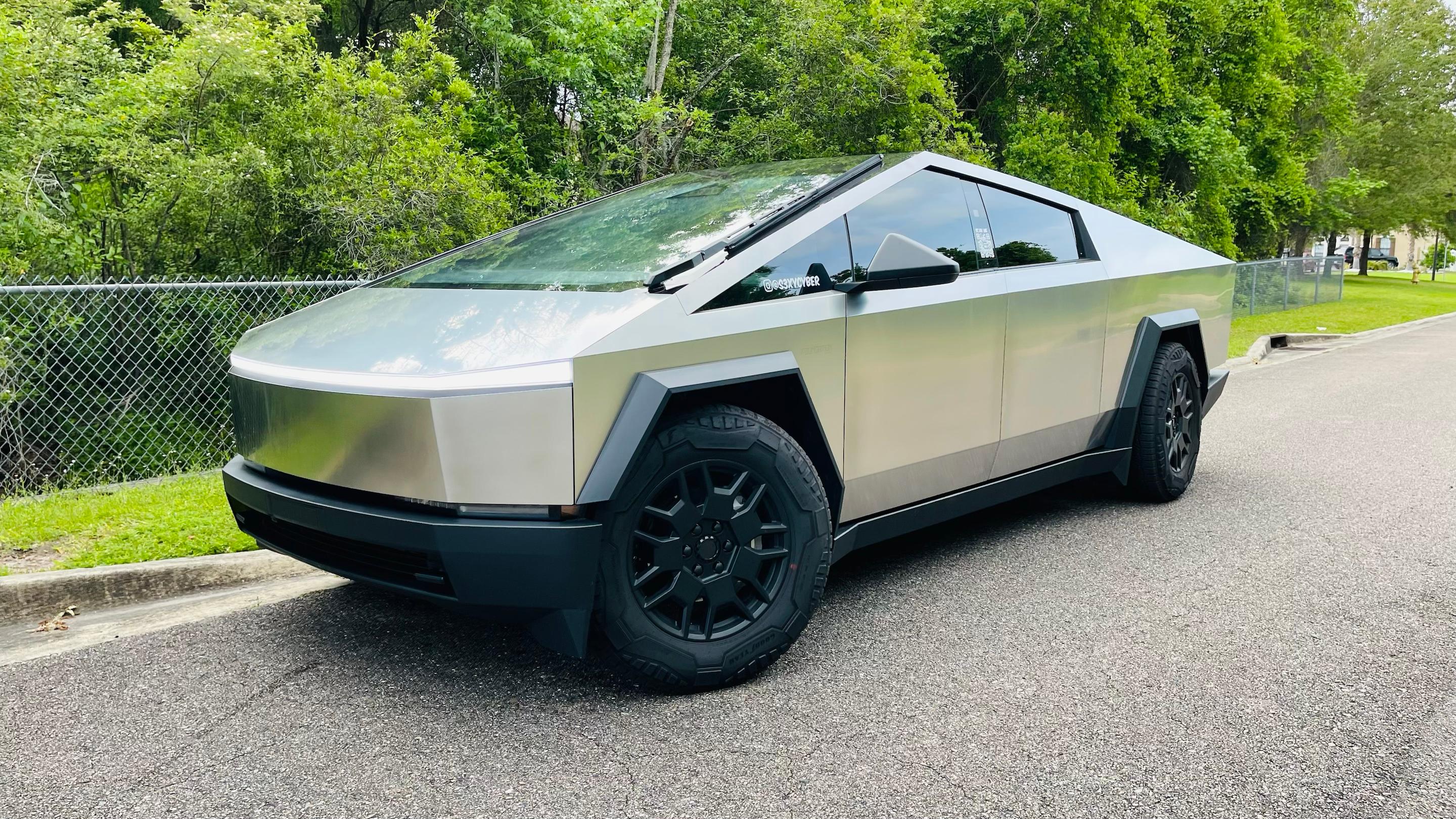 Tesla Cybertruck 2024 in Jacksonville, FL