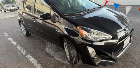 Toyota Prius c 2016