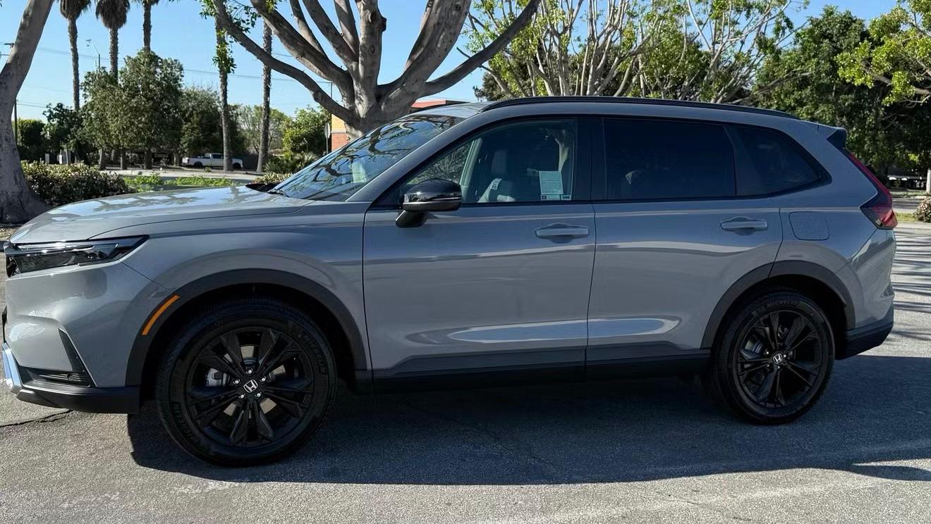 Honda CR-V Hybrid 2026 in 