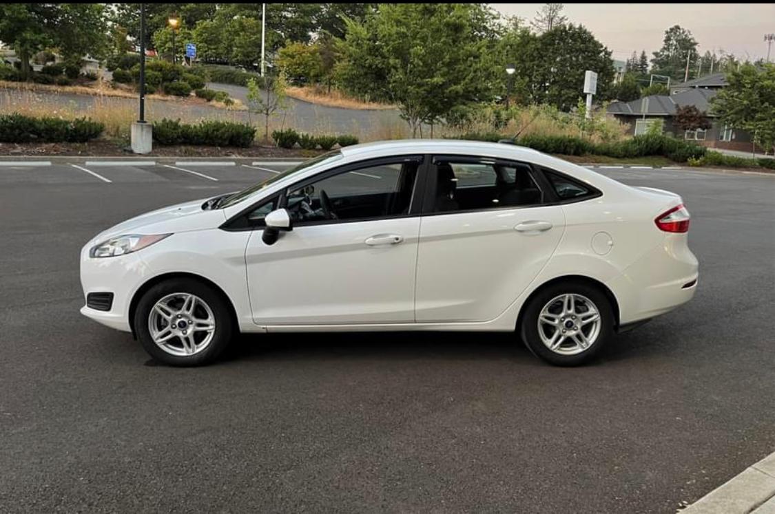 Ford Fiesta 2017 in Vancouver, WA