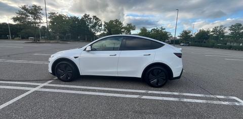 Tesla Model Y 2026