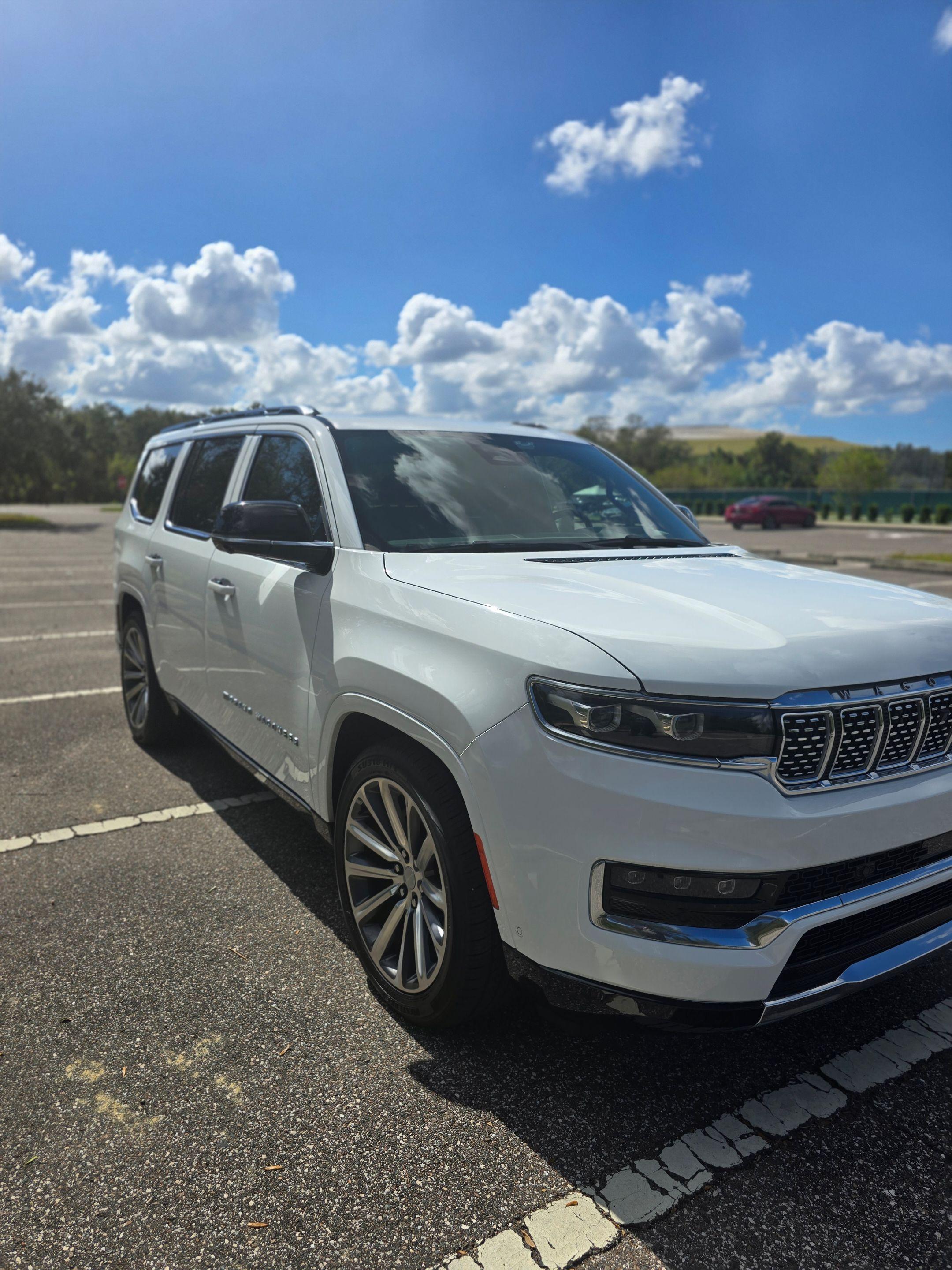 Jeep Grand Wagoneer 2023 in 
