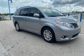 Toyota Sienna 2017 in Miami