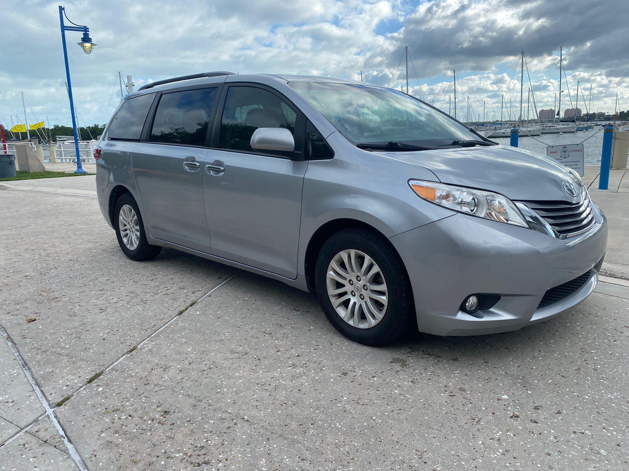 Toyota Sienna 2017 in Miami, FL