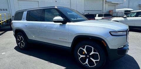 Rivian R1S 2024