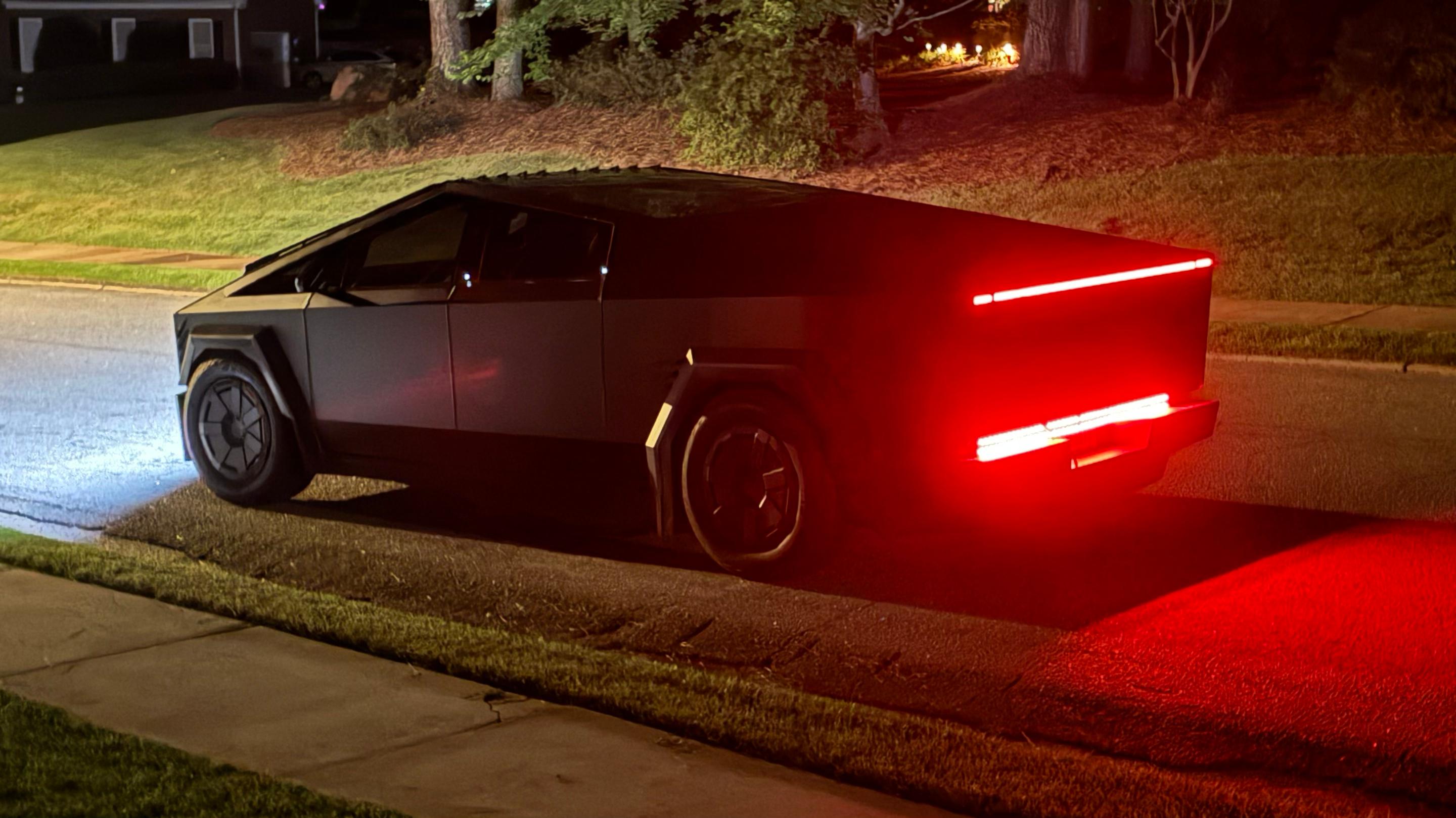 Tesla Cybertruck 2025 in Evans, GA