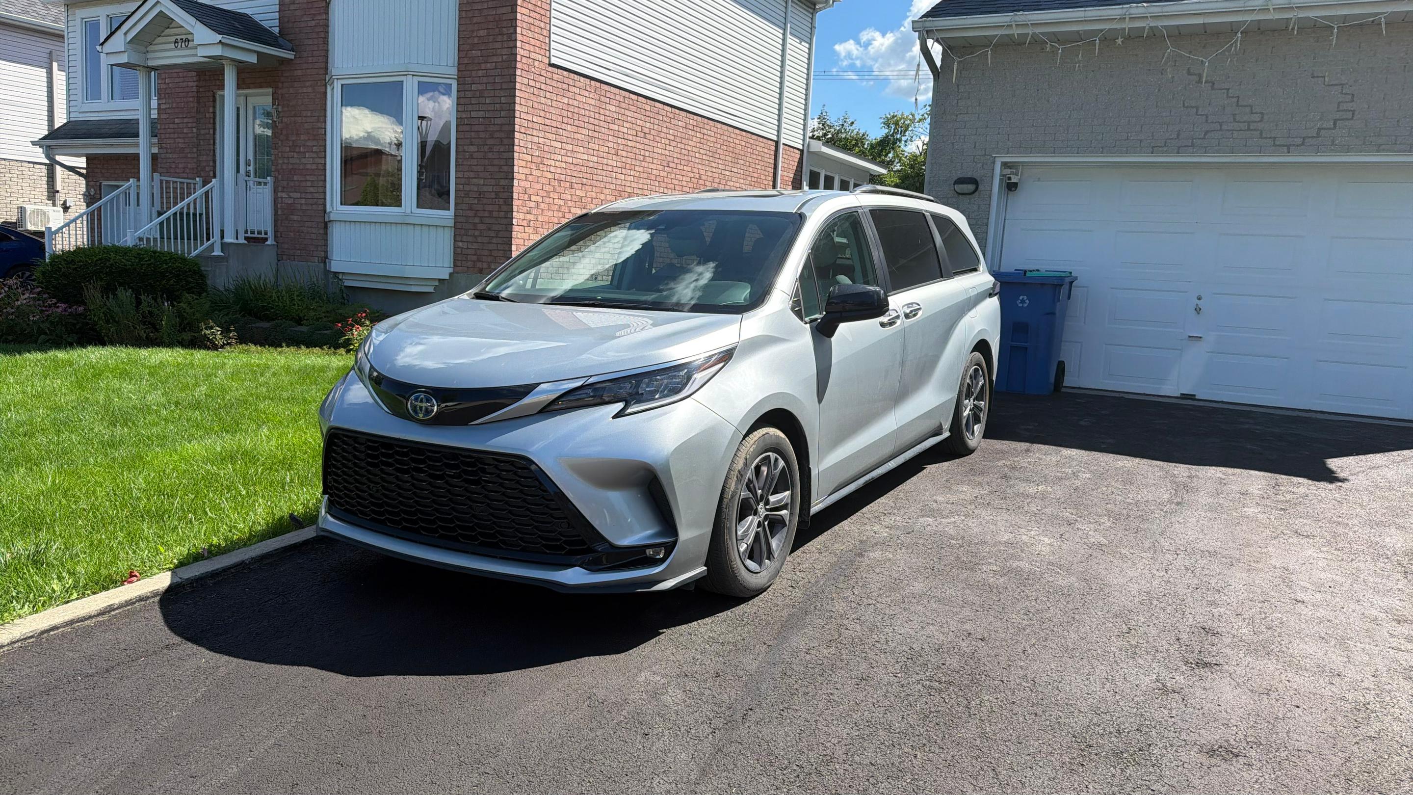 Toyota Sienna 2024 in La Prairie, QC