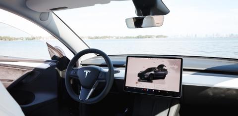 Tesla Model Y 2025