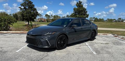 Toyota Camry Hybrid 2026