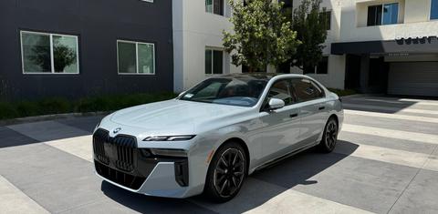 BMW i7 2025