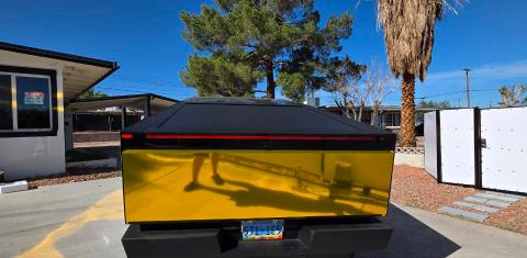 Tesla Cybertruck 2025