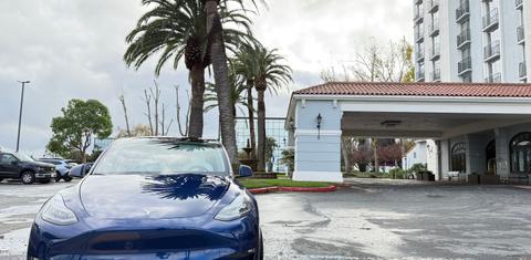 Tesla Model Y 2024